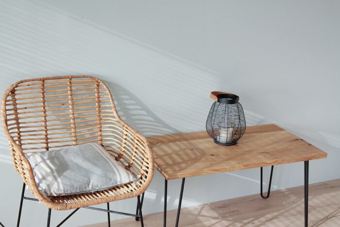 Couchtisch aus Massivholz 50 x 90 cm